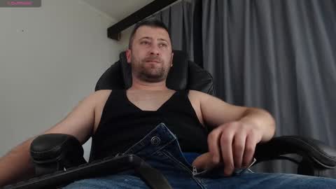 Snapshot of lukkee30 chatting on 11-11-25, 11:54 Sir Alex online show from 11-11-25, 11:54