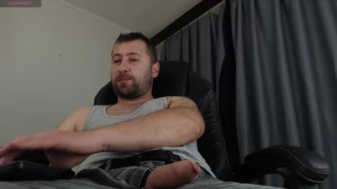 Snapshot of lukkee30 chatting on 11-16-25, 12:11 Sir Alex online show from 11-16-25, 12:11