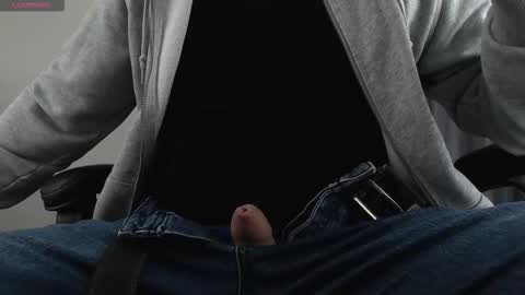 Snapshot of lukkee30 chatting on 12-18-25, 12:22 Sir Alex online show from 12-18-25, 12:22