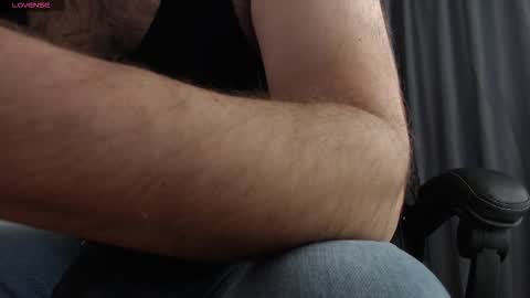 Snapshot of lukkee30 chatting on 01-11-26, 01:16 Sir Alex online show from 01-11-26, 01:16