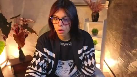 Cookie  online show from 04-18-26, 01:48