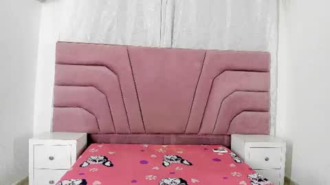 Snapshot of lulu_kissx chatting on 06-20-26, 11:57 Lulu online show from 06-20-26, 11:57