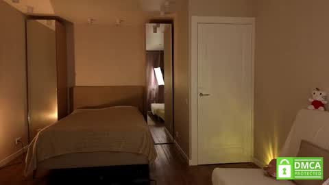 Lulu online show from 02-14-26, 03:42