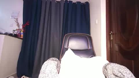 lulu_sparks1 online show from 01-15-26, 07:17