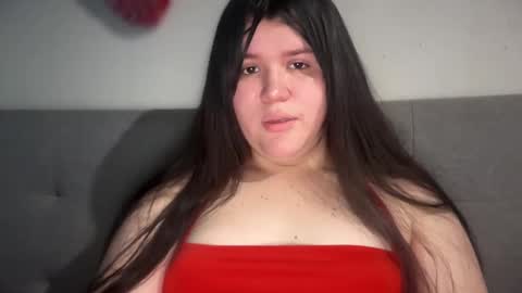 Snapshot of luluhotty chatting on 12-28-24, 05:55 luluhotty online show from 12-28-24, 05:55