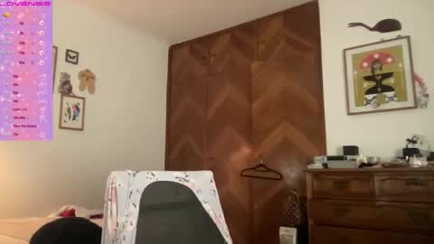 Lulu Mei online show from 09-10-25, 10:10