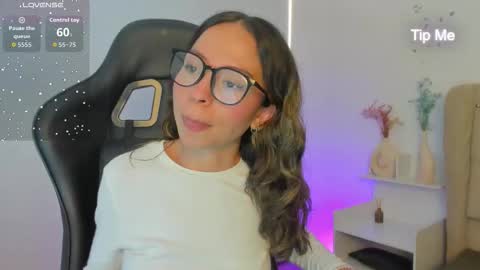 luluuberry online show from 11-24-25, 03:34