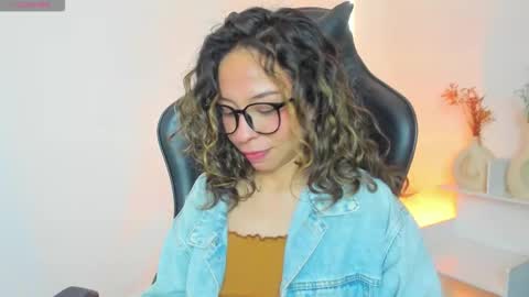 luluuberry online show from 12-02-25, 04:46