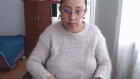 Snapshot of lumi_84 chatting on 12-19-24, 02:35 LUMI online show from 12-19-24, 02:35