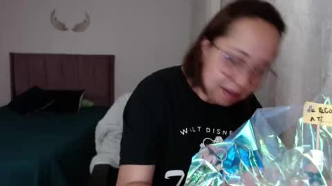 Snapshot of lumi_84 chatting on 01-10-25, 12:38 LUMI online show from 01-10-25, 12:38