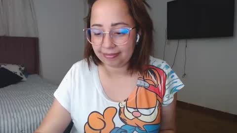 Snapshot of lumi_84 chatting on 02-02-25, 01:02 LUMI online show from 02-02-25, 01:02