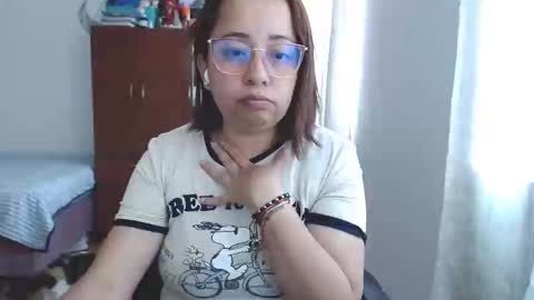 Snapshot of lumi_84 chatting on 02-04-25, 02:43 LUMI online show from 02-04-25, 02:43