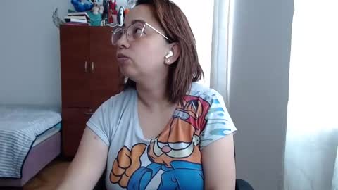 Snapshot of lumi_84 chatting on 02-09-25, 12:19 LUMI online show from 02-09-25, 12:19