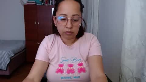 Snapshot of lumi_84 chatting on 02-10-25, 01:03 LUMI online show from 02-10-25, 01:03