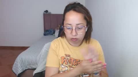 Snapshot of lumi_84 chatting on 02-24-25, 04:05 LUMI online show from 02-24-25, 04:05