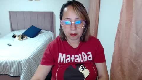 Snapshot of lumi_84 chatting on 09-21-25, 01:29 LUMI online show from 09-21-25, 01:29