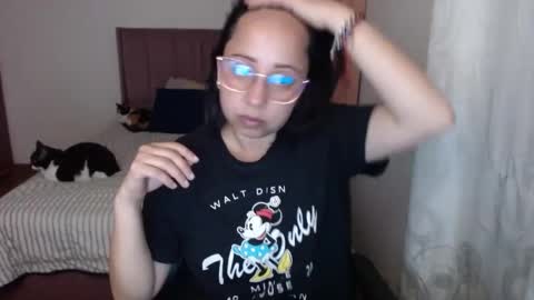 Snapshot of lumi_84 chatting on 11-02-25, 12:35 LUMI online show from 11-02-25, 12:35