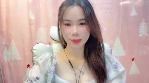 Snapshot of luna4739 chatting on 04-29-26, 02:10 Luna online show from 04-29-26, 02:10