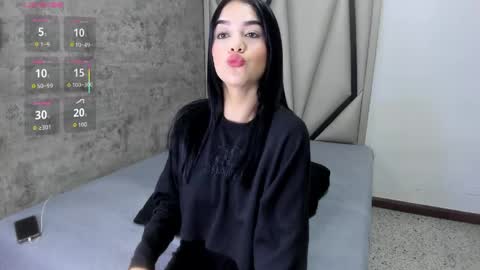 Snapshot of luna__02 chatting on 05-12-26, 11:18 Luna online show from 05-12-26, 11:18