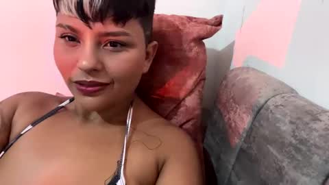 Snapshot of luna__cute chatting on 02-24-25, 04:16 Luna online show from 02-24-25, 04:16