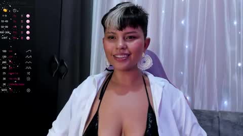 Snapshot of luna__cute chatting on 03-01-25, 04:47 Luna online show from 03-01-25, 04:47