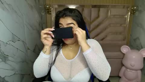 Snapshot of luna__r_ chatting on 05-05-26, 07:44 Luna online show from 05-05-26, 07:44