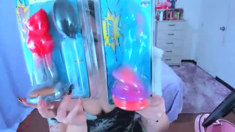 Snapshot of luna_analya chatting on 11-18-25, 04:22 luna_analya online show from 11-18-25, 04:22