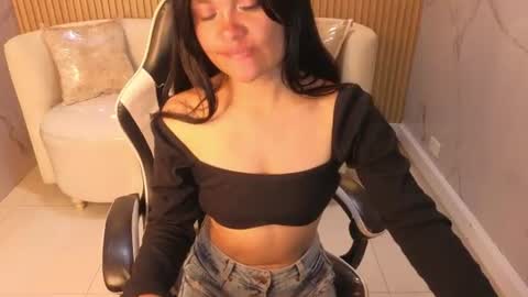 Snapshot of luna_benz_tx chatting on 07-06-26, 08:00 Follow me.. Live 1430 to 2100 online show from 07-06-26, 08:00
