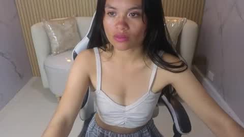 Snapshot of luna_benz_tx chatting on 07-07-26, 12:20 Follow me.. Live 1430 to 2100 online show from 07-07-26, 12:20
