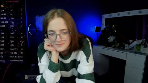 luna_berryy online show from 01-12-25, 03:07