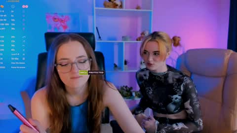 luna_berryy online show from 02-08-25, 11:34