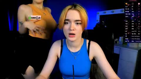 luna_berryy online show from 02-14-25, 12:41