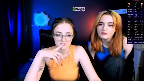 luna_berryy online show from 02-14-25, 03:43