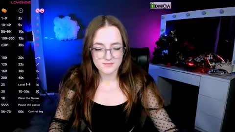 luna_berryy online show from 02-17-25, 11:09