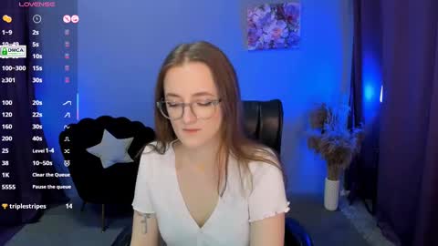 luna_berryy online show from 02-22-25, 08:20