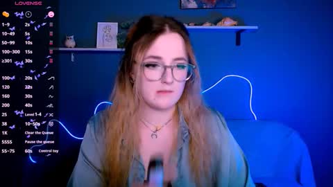 luna_berryy online show from 10-11-25, 07:45