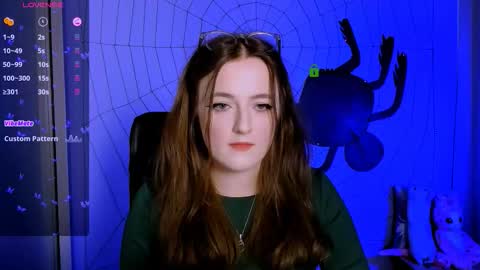 luna_berryy online show from 10-29-25, 08:43