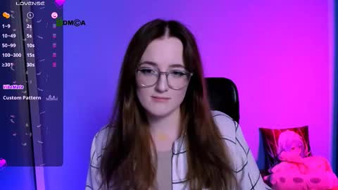 luna_berryy online show from 11-25-25, 08:31