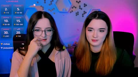 luna_berryy online show from 11-28-25, 08:44