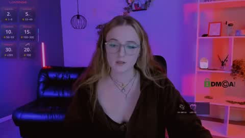 luna_berryy online show from 04-21-26, 07:17