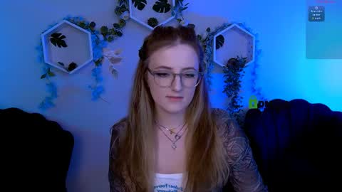 luna_berryy online show from 06-11-26, 07:12