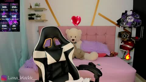 Luna online show from 04-26-26, 09:12