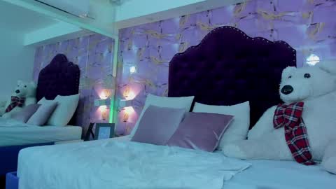 Snapshot of luna_bloomm_ chatting on 05-15-26, 06:09 Luna Bloom online show from 05-15-26, 06:09