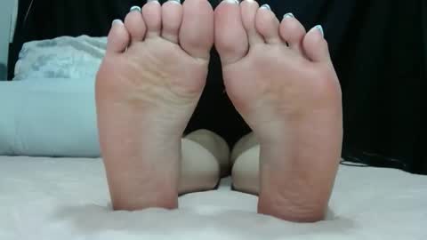 Luna--Blueberry online show from 12-19-25, 03:57