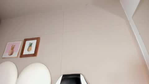 luna_bradley_ online show from 03-25-26, 12:22