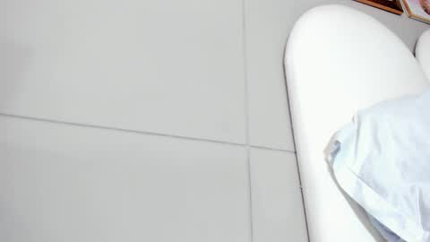 luna_bradley_ online show from 04-07-26, 12:49