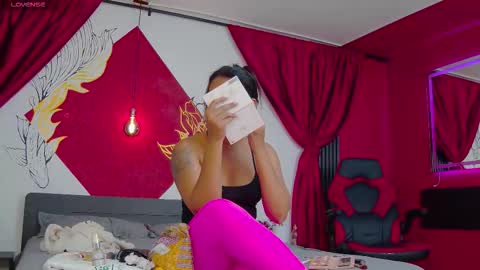 Luna  Dante online show from 03-12-26, 12:00