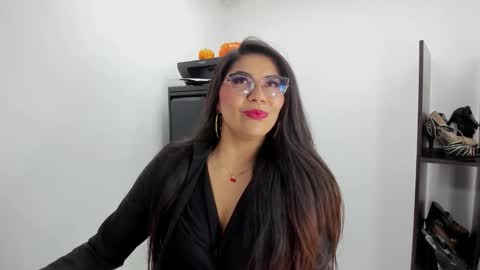 luna  online show from 11-10-25, 11:20