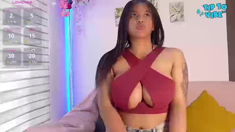Snapshot of luna_ebony1 chatting on 09-23-25, 02:42 Couple X online show from 09-23-25, 02:42