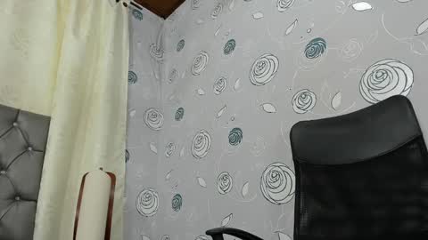 Luna Eva online show from 02-22-25, 05:57